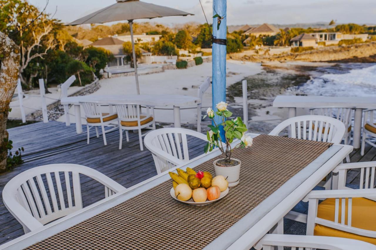 Villa Waru Lembongan Buitenkant foto