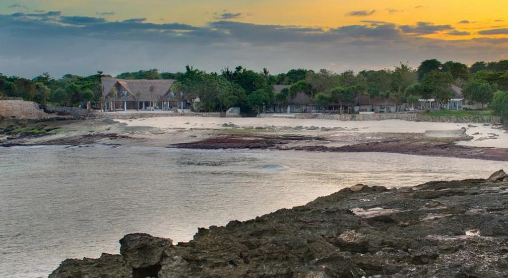 Villa Waru Lembongan Buitenkant foto