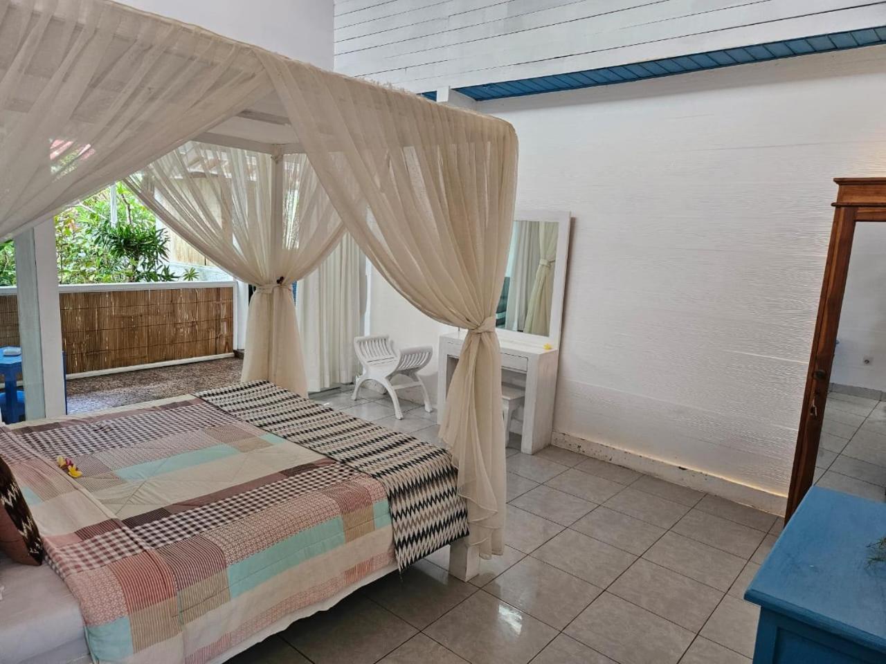 Villa Waru Lembongan Buitenkant foto