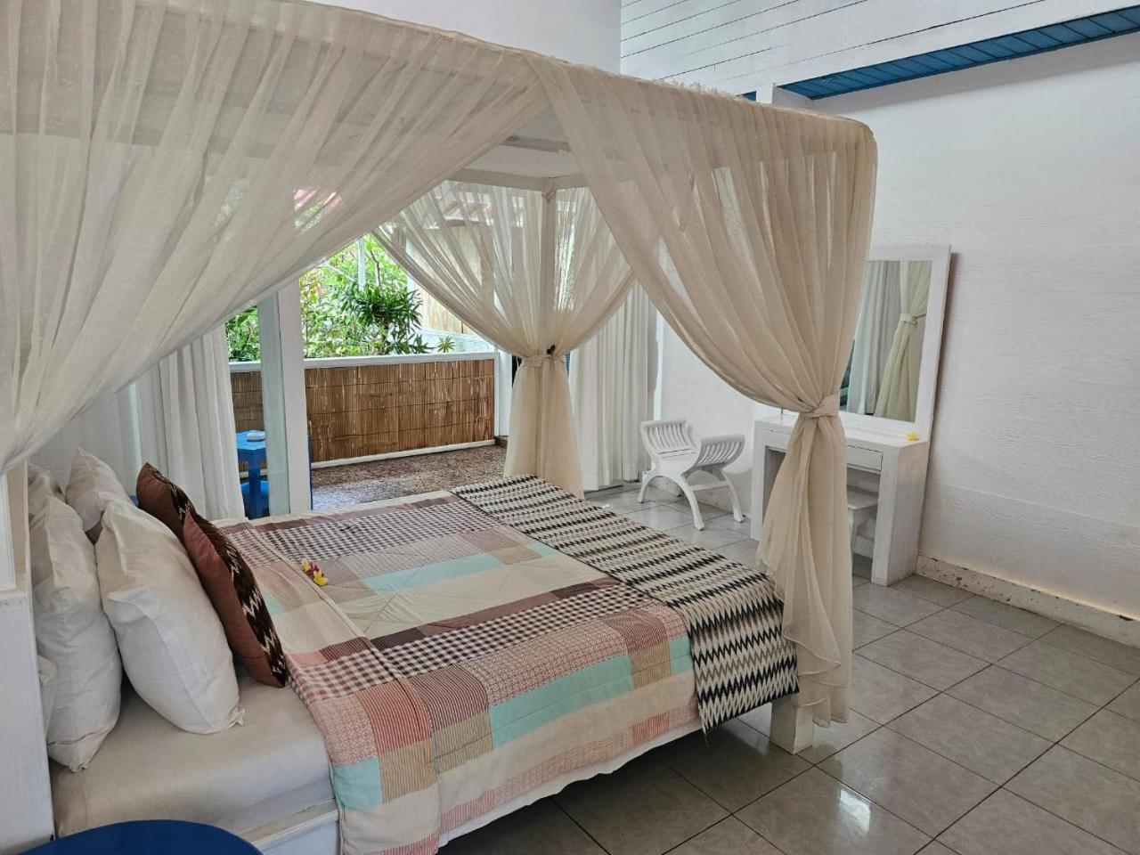 Villa Waru Lembongan Buitenkant foto